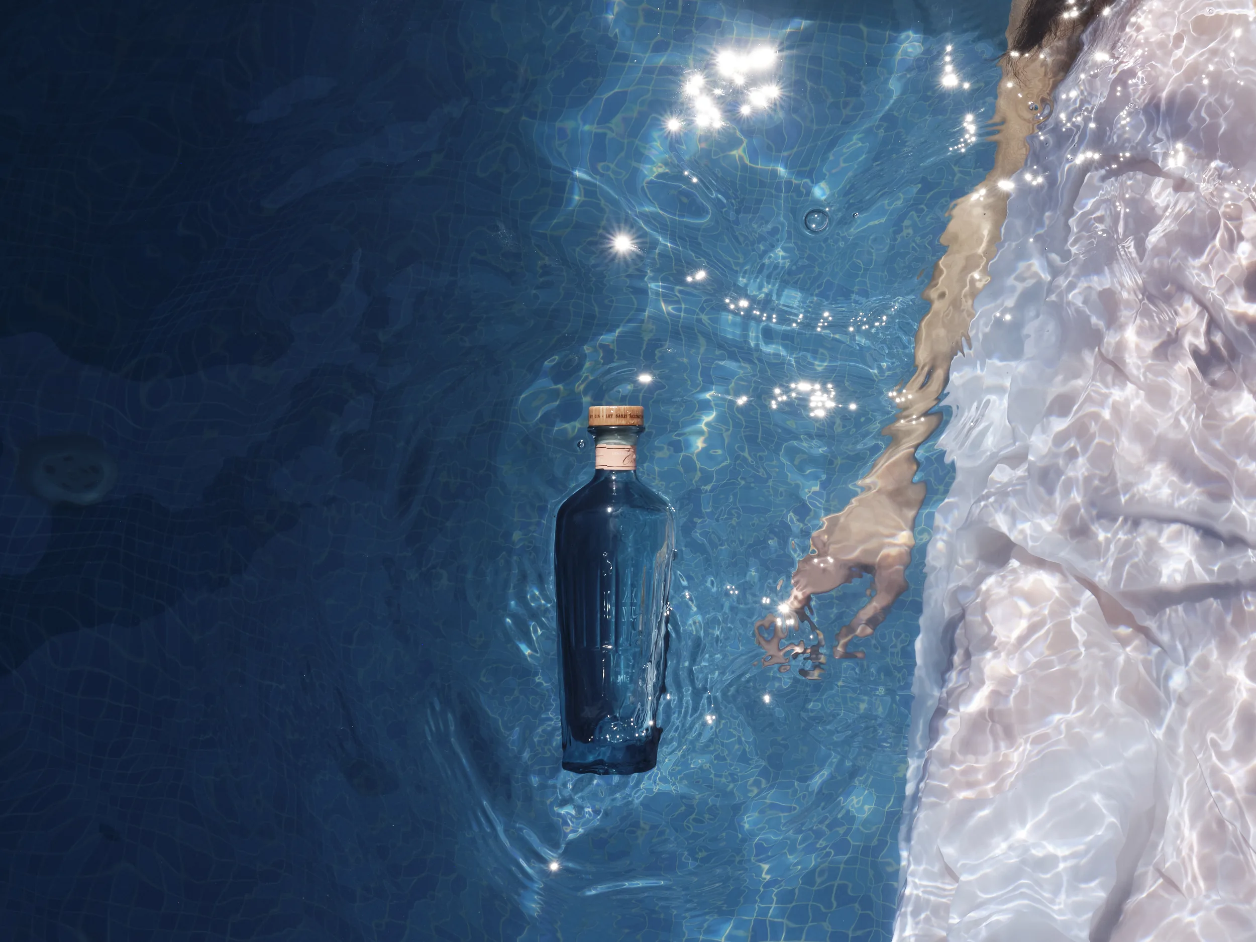 Saxzi One - A versatile Greek gin with crisp juniper, citrus zest, and smooth white grape notes.